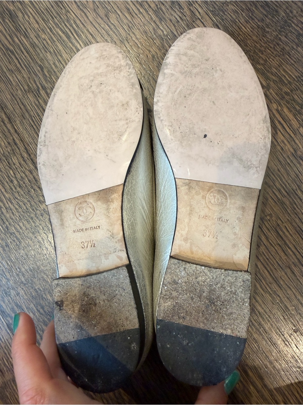 CHANEL Silver and Black Leather Cap-Toe Bow Ballet Flats - Picture 8 of 8